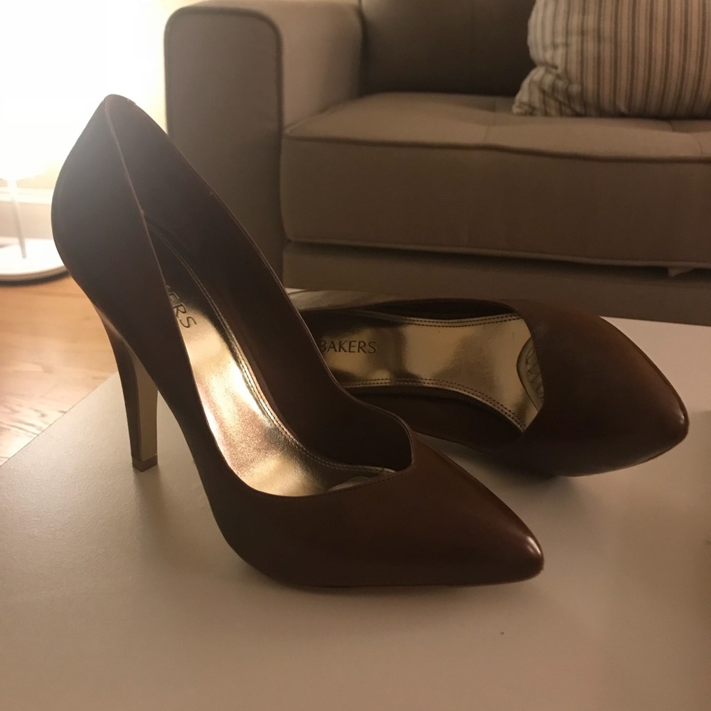 Baker’s Almost Brand New Brown Heels Size 10